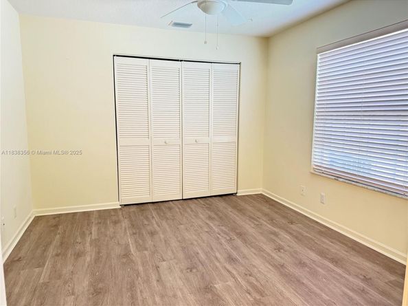 794 Lake Blvd, Weston FL 33326