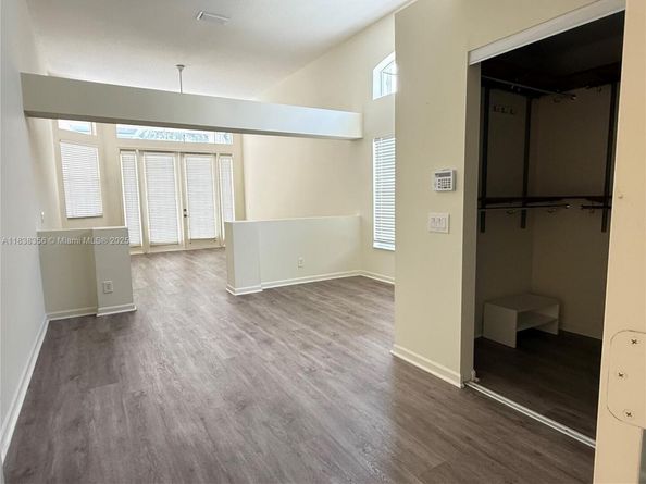 794 Lake Blvd, Weston FL 33326