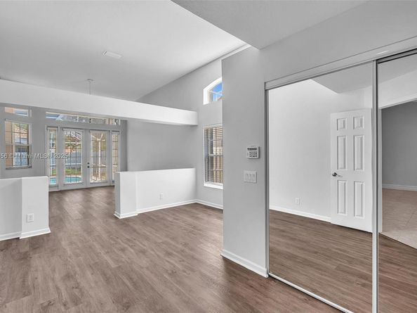 794 Lake Blvd, Weston FL 33326