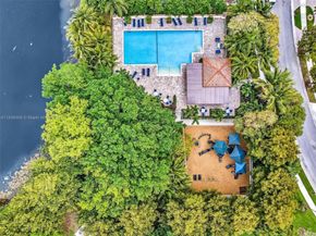 794 Lake Blvd, Weston FL 33326