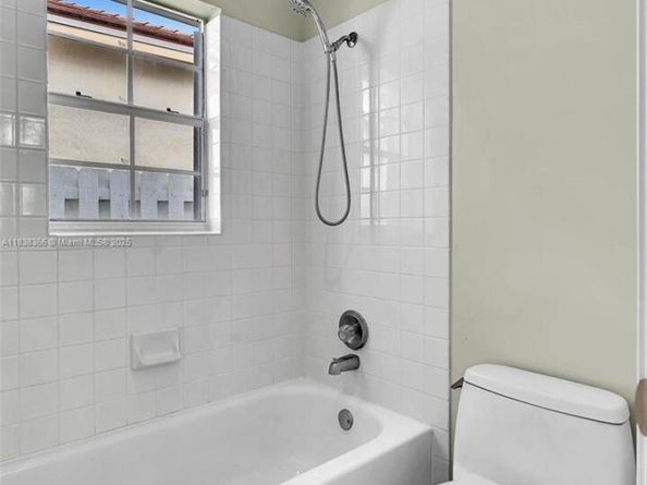 794 Lake Blvd, Weston FL 33326