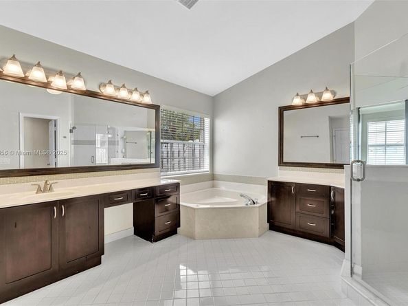 794 Lake Blvd, Weston FL 33326