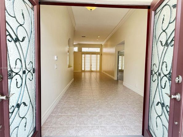 794 Lake Blvd, Weston FL 33326