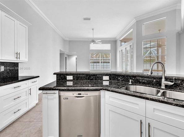 794 Lake Blvd, Weston FL 33326