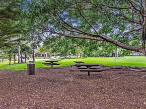 794 Lake Blvd, Weston FL 33326