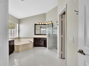 794 Lake Blvd, Weston FL 33326