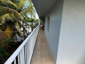 637 SW 3rd St 308, Miami FL 33130