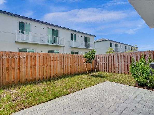 732 SE 13th Court 732, Homestead FL 33034