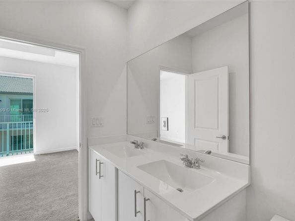 732 SE 13th Court 732, Homestead FL 33034