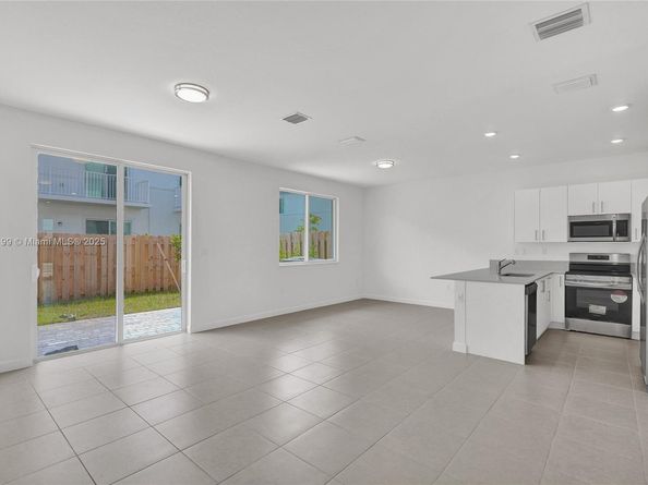 732 SE 13th Court 732, Homestead FL 33034