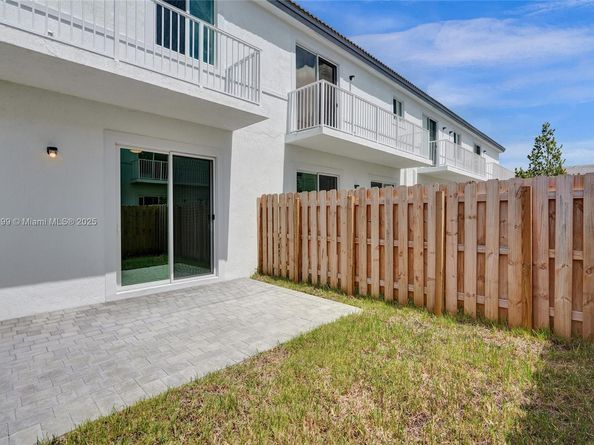 732 SE 13th Court 732, Homestead FL 33034