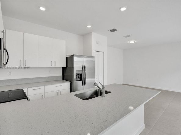 732 SE 13th Court 732, Homestead FL 33034