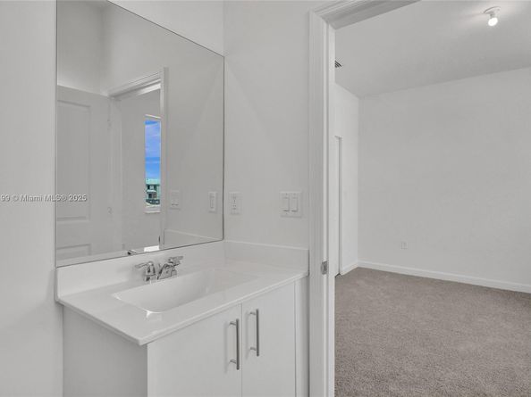 732 SE 13th Court 732, Homestead FL 33034