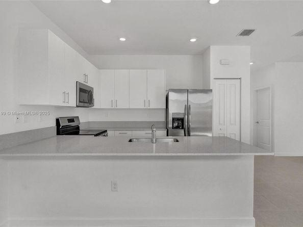 732 SE 13th Court 732, Homestead FL 33034