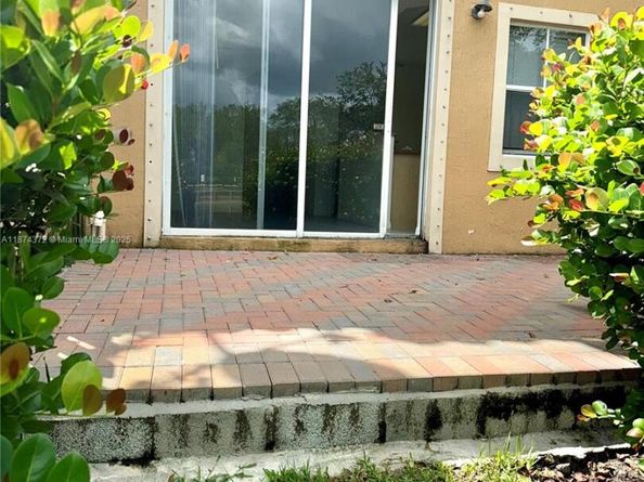 2161 Anchor Ct 2002, Dania Beach FL 33312