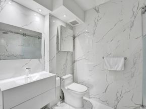 20281 E Country Club Dr 2209, Aventura FL 33180
