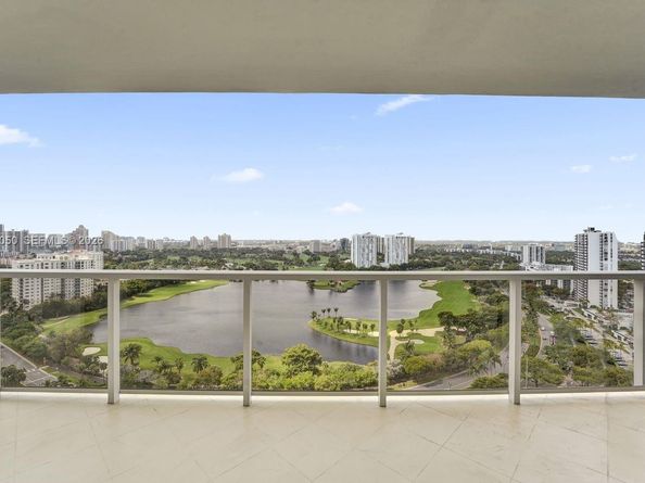 20281 E Country Club Dr 2209, Aventura FL 33180