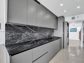 20281 E Country Club Dr 2209, Aventura FL 33180