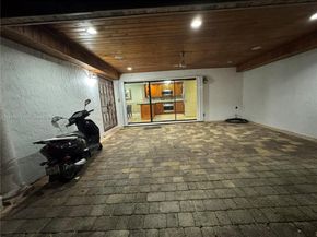 10115 NW 4th Ln 38, Miami FL 33176