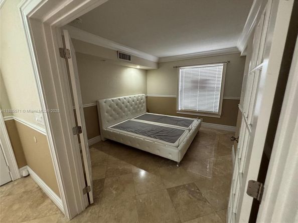 10115 NW 4th Ln 38, Miami FL 33176
