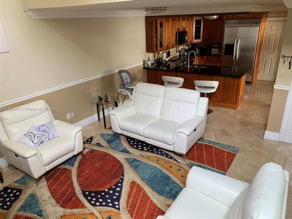 10115 NW 4th Ln 38, Miami FL 33176