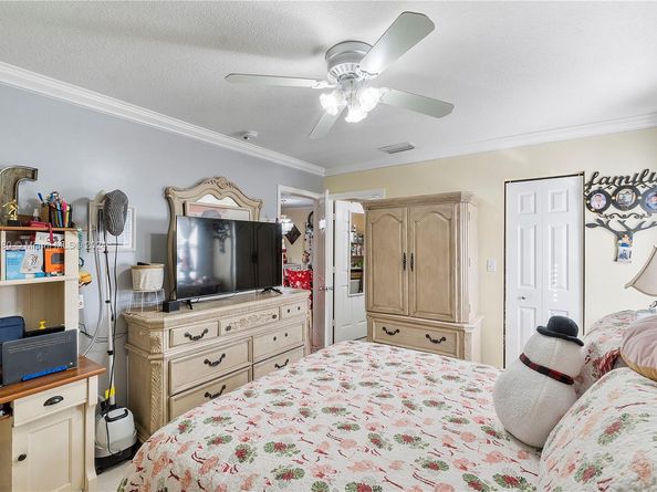 126 Sparrow Dr 22B, Royal Palm Beach FL 33411