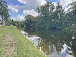 126 Sparrow Dr 22B, Royal Palm Beach FL 33411