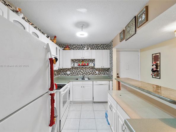 126 Sparrow Dr 22B, Royal Palm Beach FL 33411