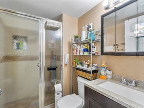 126 Sparrow Dr 22B, Royal Palm Beach FL 33411