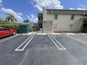 126 Sparrow Dr 22B, Royal Palm Beach FL 33411