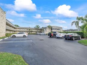 126 Sparrow Dr 22B, Royal Palm Beach FL 33411