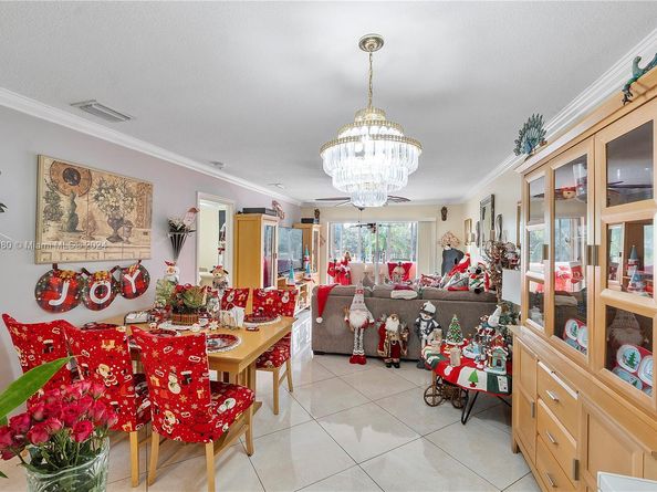 126 Sparrow Dr 22B, Royal Palm Beach FL 33411