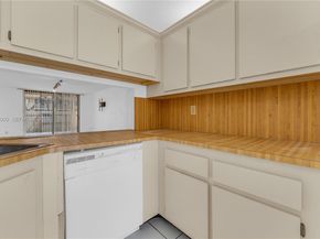 440 NW 214th St 104, Miami Gardens FL 33169