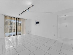 440 NW 214th St 104, Miami Gardens FL 33169