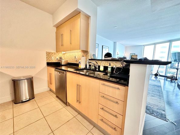 335 S Biscayne Blvd 2702, Miami FL 33131