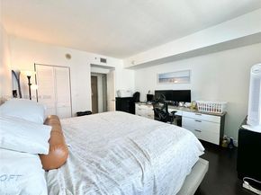 335 S Biscayne Blvd 2702, Miami FL 33131