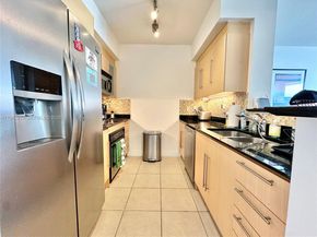 335 S Biscayne Blvd 2702, Miami FL 33131