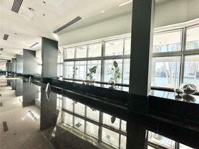 335 S Biscayne Blvd 2702, Miami FL 33131