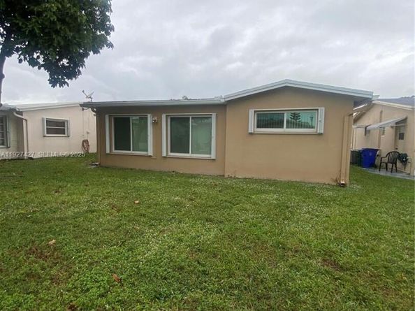 6940 NW 12th St, Margate FL 33063