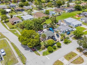 901 NW 34th Ter, Lauderhill FL 33311