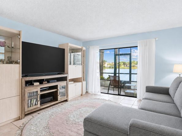 7892 Willow Springs Drive 1517, Wellington FL 33467