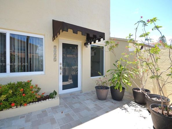 2455 SW 11th St 7A, Miami FL 33135