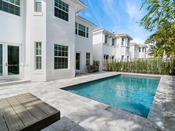 19941 NE 36th Pl, Aventura FL 33180