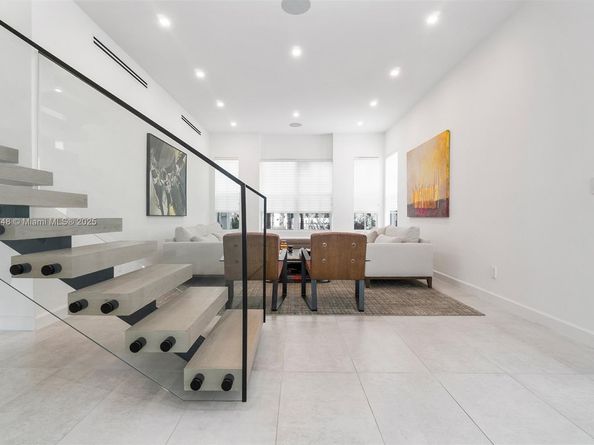 19941 NE 36th Pl, Aventura FL 33180