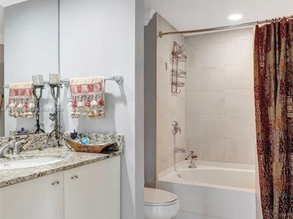 610 W Las Olas Blvd 313N, Fort Lauderdale FL 33312