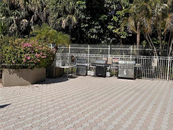 3930 Inverrary Blvd 101D, Lauderhill FL 33319