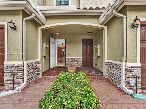 10865 NW 72nd Pl, Parkland FL 33076