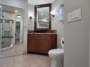 Undisclosed Address #A11924250, Oakland Park FL 33334