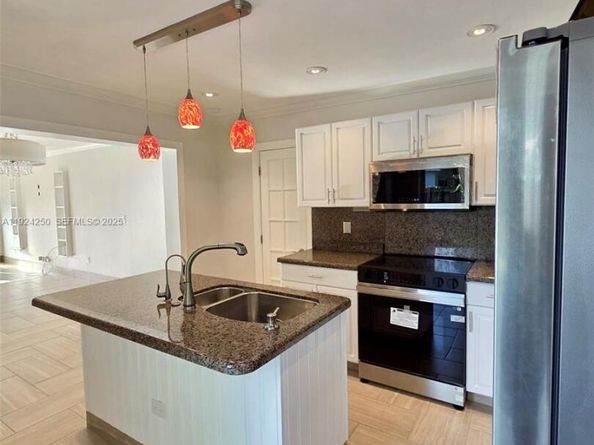 Undisclosed Address #A11924250, Oakland Park FL 33334