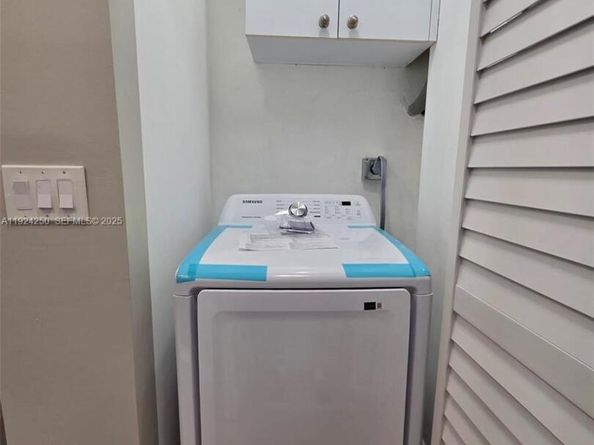 Undisclosed Address #A11924250, Oakland Park FL 33334